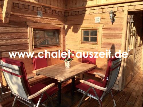 Фотографии гостевого дома
Chalet - Direkt am 5 Sterne Campingplatz Aufenfeld im Zillertal mit Hallenbad und Sauna