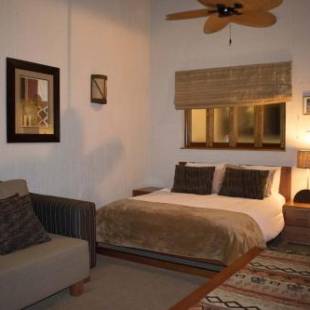 Фотографии гостевого дома 
            Legend Safaris - Kruger Park Lodge 257B