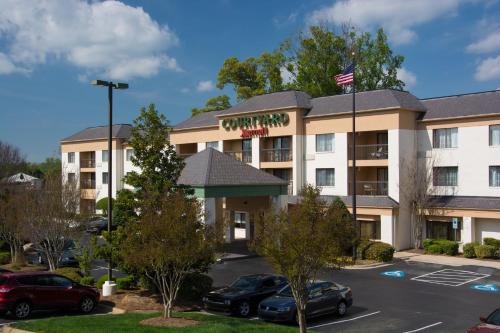 Фотография гостиницы Courtyard by Marriott Charlotte Lake Norman