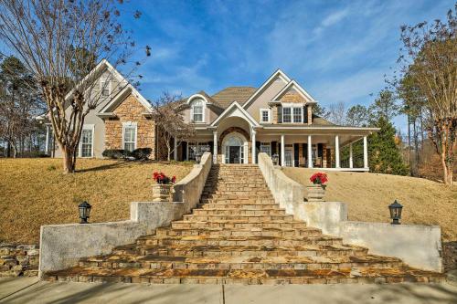 Фотографии гостевого дома
Private Forest Mansion Movie Theatre, On-Site Gym