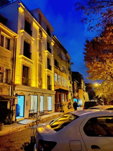 Фотография гостиницы The Camelot Hotel