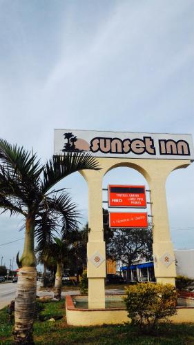 Фотография мотеля Sunset Inn- Fort Pierce, FL