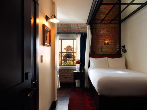 Фотография гостиницы Granada Hotel & Bistro