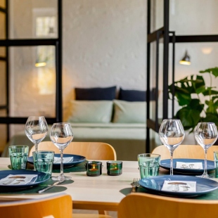 Фотография квартиры Апартаменты Tverloft у Волги с прозрачной спальней