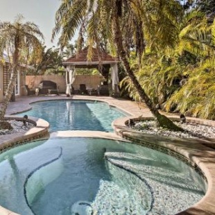 Фотография гостевого дома Spacious North Miami Beach House with Pool and Gazebo!