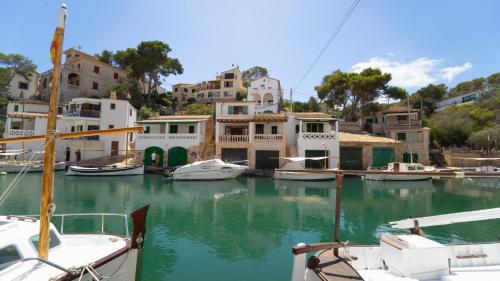 Фотографии гостевого дома
Puerto Cala Figuera