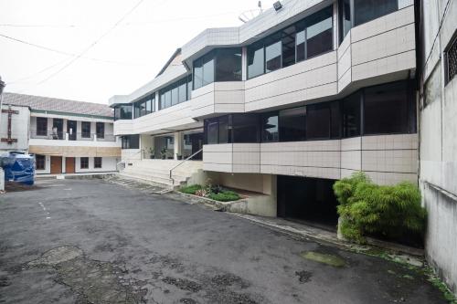 Фотография гостиницы RedDoorz near Citimall Sukabumi