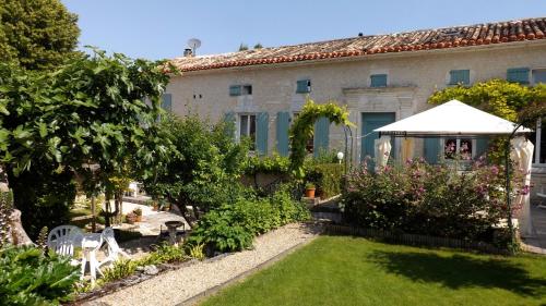 Фотография гостевого дома Maison Du Ruisseau