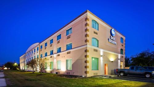 Фотографии гостиницы
Best Western Airport Inn & Suites Cleveland