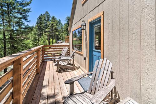 Фотографии гостевого дома 
            Modern Home with Decks Less Than 3 Miles to Ski Cloudcroft
