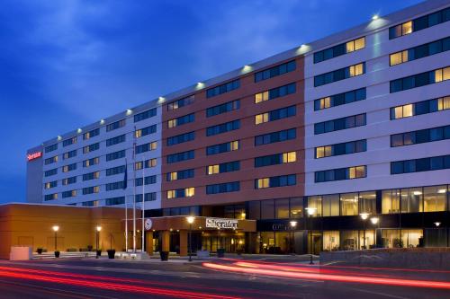 Фотография гостиницы Sheraton Hartford Hotel at Bradley Airport