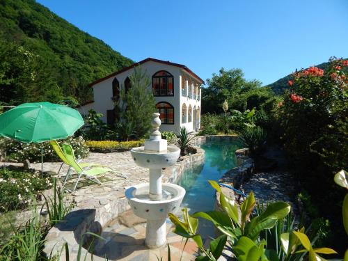 Фотография гостевого дома Лесная Поляна