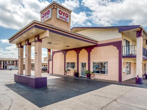 Фотография гостиницы OYO Hotel Texarkana North Heights AR Hwy I-30
