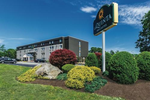 Фотография гостиницы La Quinta by Wyndham Warwick Providence Airport