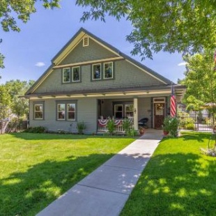 Фотография гостевого дома Historic Prescott Home with Yard Walk Downtown!