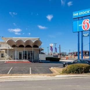 Фотографии гостиницы 
            Motel 6 Fort Worth, Tx - Stockyards