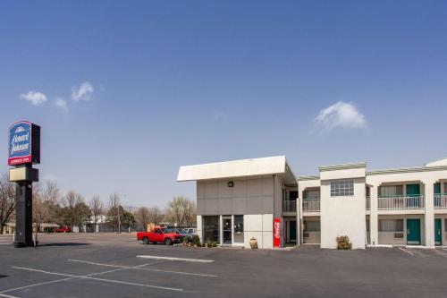 Фотография гостиницы Howard Johnson by Wyndham Colorado Springs