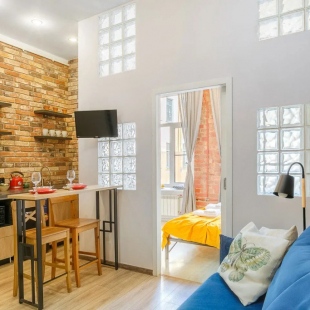 Фотография квартиры Апартаменты на Большом 13 Два Окна в Спальне