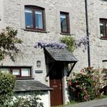 Фотография гостевого дома Riverview - Family river retreat a short walk from the quay