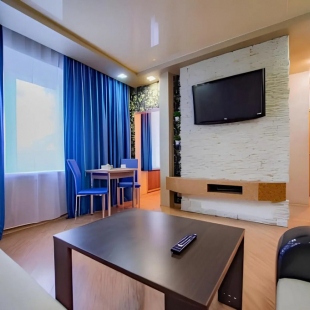 Фотография квартиры Квартира (2-комнaты) с Дизайнерcким Рeмонтoм в Центpе горoда нa Плoщaди Peволюции