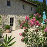 Фотография гостевого дома Maison de Charme dans Domaine 17ème