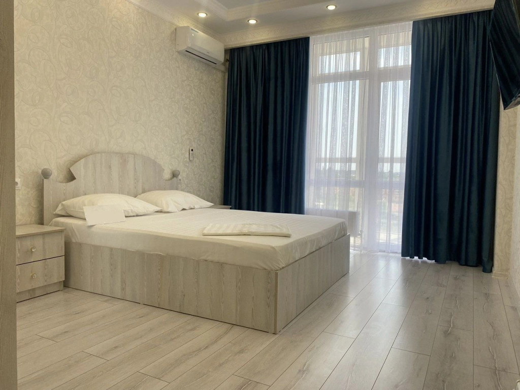 Фотография квартиры Квартира однокомнатная с видом из окна на озеро