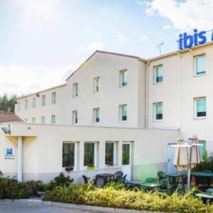 Фотографии гостиницы 
            Ibis Budget Aix En Provence Est Sainte Victoire