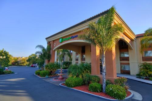 Фотография гостиницы Holiday Inn Express Temecula, an IHG Hotel