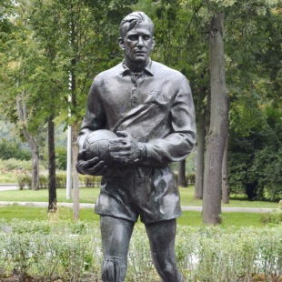 Фотография памятника Памятник Льву Яшину в Лужниках