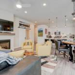 Фотография гостевого дома New Luxury Loft #14 Near Resort With Huge Hot Tub & Views -FREE Activities & Equipment Rentals Daily