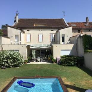 Фотографии мини отеля
Au 120 Maison ville Piscine