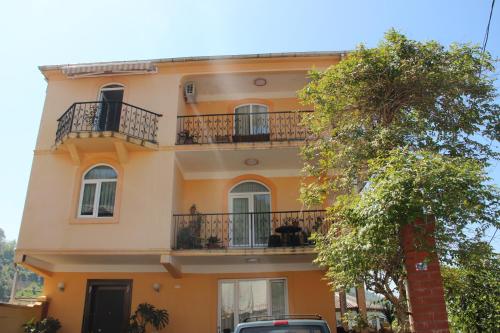 Фотография гостиницы Yellow House