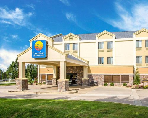 Фотография гостиницы Comfort Inn & Suites Near Worlds of Fun