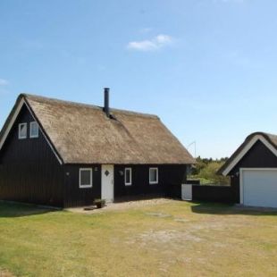 Фотография гостевого дома Holiday home Blåvand CXLVII