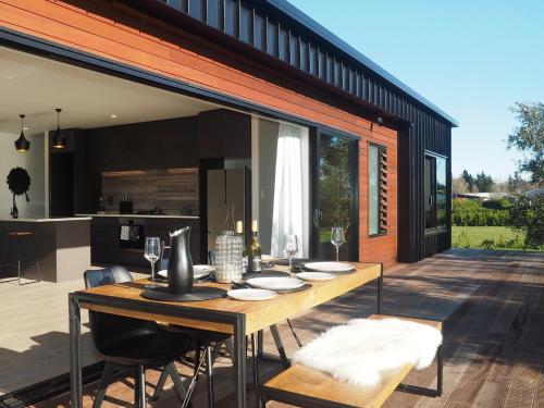 Фотография гостевого дома Pinot Longbox - Martinborough Holiday Home