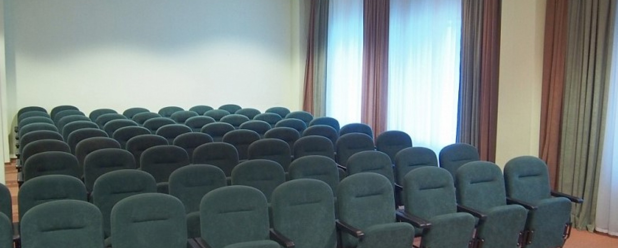 Фотографии конференц-зала Ишимского городского спорткомплекса