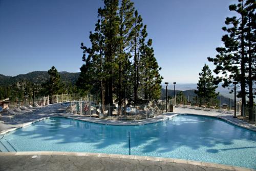 Фотография гостиницы Holiday Inn Club Vacations - Tahoe Ridge Resort, an IHG Hotel