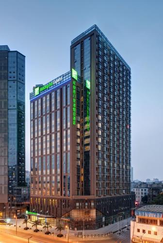 Фотография гостиницы Holiday Inn Express Chengdu West Gate, an IHG Hotel