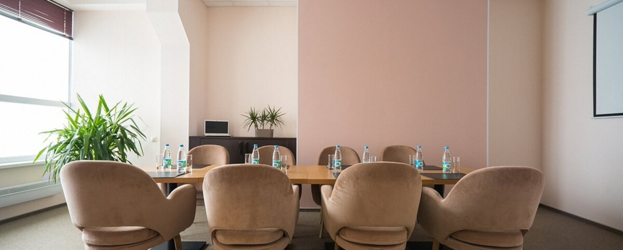 Фотографии комнаты для переговоров GALA