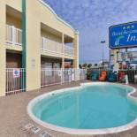 Фотография гостиницы Beachcomber Inn by The Beach