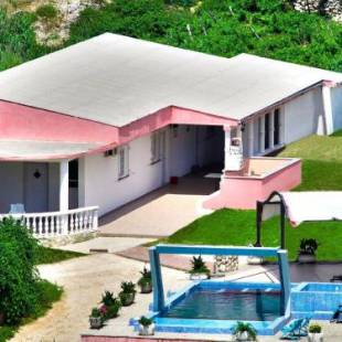 Фотографии гостевого дома 
            Quaint Holiday Home in Metajna with Terrace