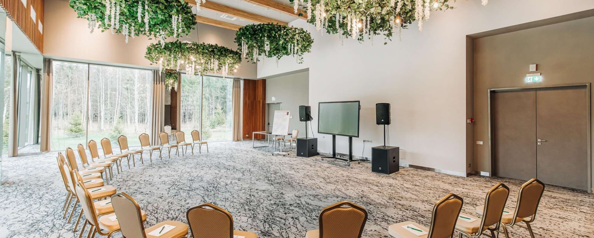 Фотографии банкетного зала Сосновый бор