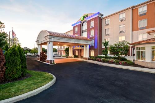 Фотографии гостиницы
Holiday Inn Express & Suites Schererville, an IHG Hotel