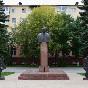Фотография памятника Памятник дважды Герою Социалистического Труда С. А.Афанасьеву 
