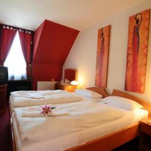 Фотографии гостиницы
Hotel Minaret&Étterem