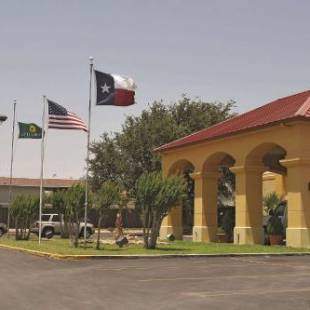 Фотографии гостиницы
Quality Inn