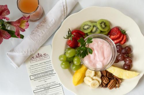 Фотография мини отеля Bayfront Marin House