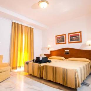 Фотографии гостиницы
Abades Loja