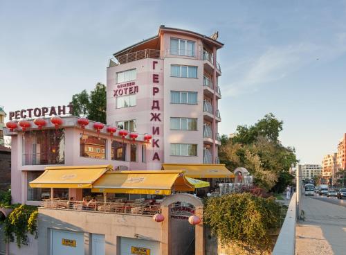 Фотография гостиницы Family Hotel Gerdjika