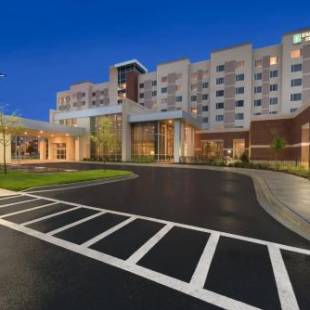Фотографии гостиницы 
            Embassy Suites Chicago-Naperville